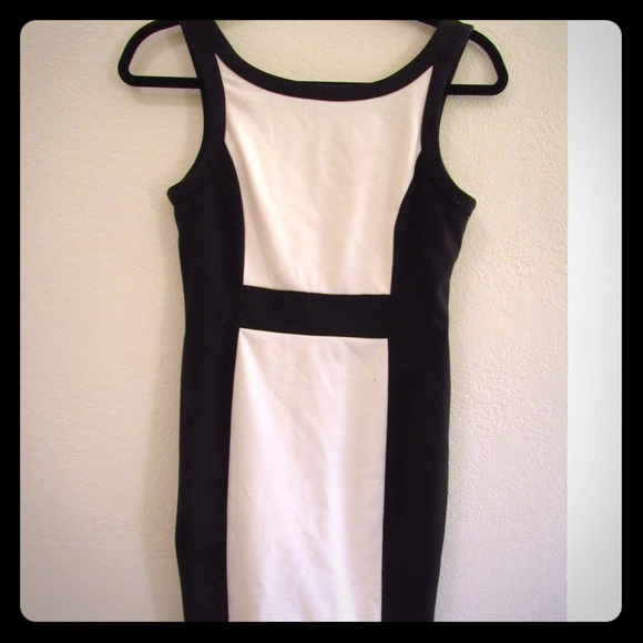 Forever 21 Dresses & Skirts - Forever 21 Black and white dress Forever 21 Dresses & Skirts - Forever 21 Black and white dress